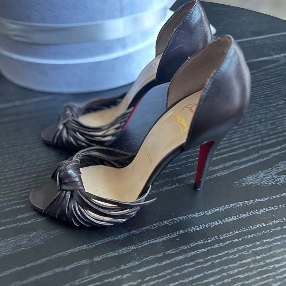 Christian Louboutin Brown Knotted Peep-Toe Heels - Picture 2 of 9